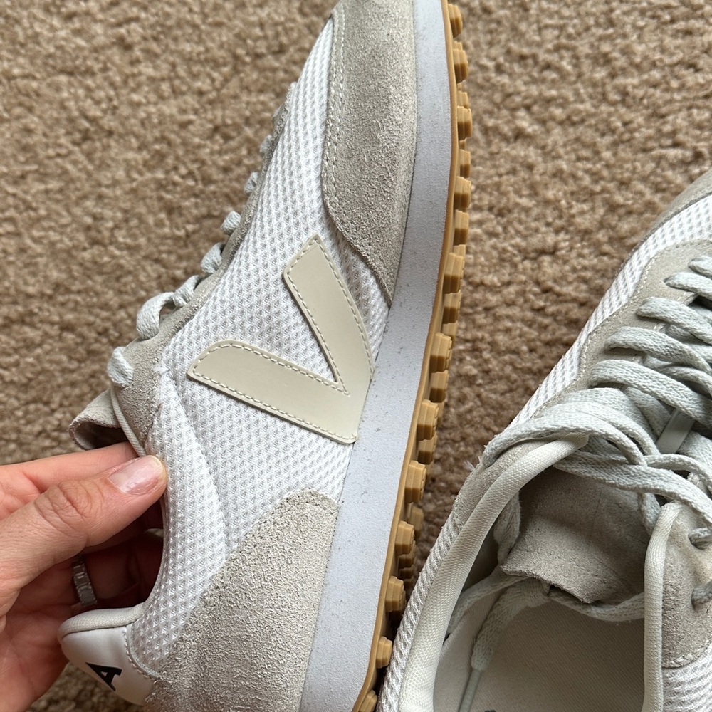 Veja Rio Branco Sneakers US9 MSRP $140 - Picture 9 of 10